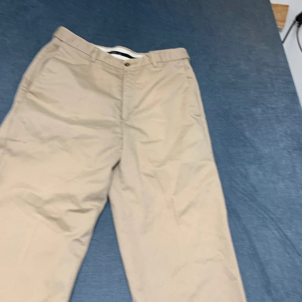 Haggar Chino Pants Mens 34x29 Khaki Relaxed Select No Iron Cotton Straight Leg